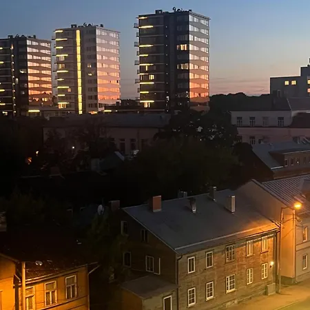 Freshly Renovated Bathroom! Luna Budget Cozy Juhkentali 42 Near Centre Airport Next To The Bus Station Tallin