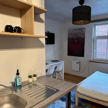 Freshly Renovated Bathroom! Luna Budget Cozy Juhkentali 42 Near Centre Airport Next To The Bus Station * タリン