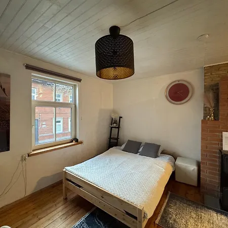 Freshly Renovated Bathroom! Luna Budget Cozy Juhkentali 42 Near Centre Airport Next To The Bus Station Appartement *