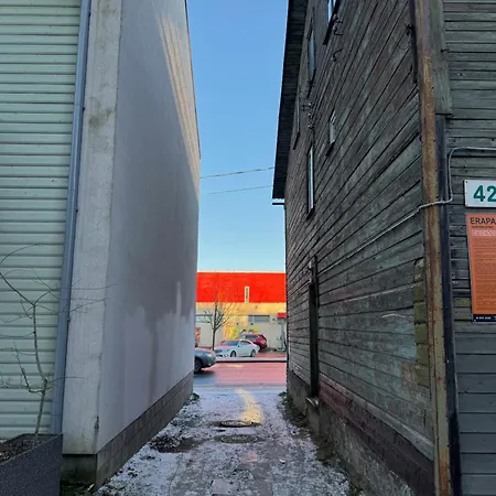 Apartamento Freshly Renovated Bathroom! Luna Budget Cozy Juhkentali 42 Near Centre Airport Next To The Bus Station Talin